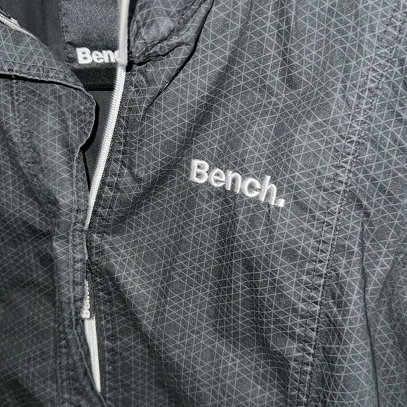Bench Jacket - Picture 2 of 4
